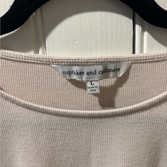 Cupcakes & Cashmere Flare Sleeve Shirt - Picture 3 of 4